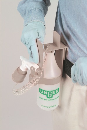 Spray bottle for a belt Unger